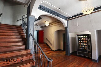 687 Shatto Pl in Los Angeles, CA - Foto de edificio - Building Photo