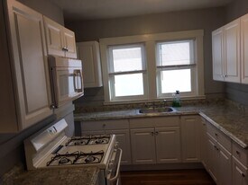 64 Endicott St, Unit 2nd FL Rt in Quincy, MA - Building Photo