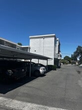 945 Bancroft Rd in Concord, CA - Building Photo - Building Photo