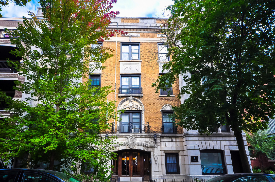 660 W. Barry in Chicago, IL - Foto de edificio