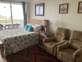 2043 S Atlantic Ave, Unit 4th Floor in Daytona Beach, FL - Building Photo