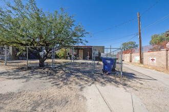 143 E 31st St in Tucson, AZ - Building Photo - Building Photo