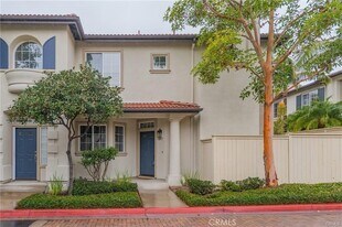807 Yorkshire in Irvine, CA - Building Photo