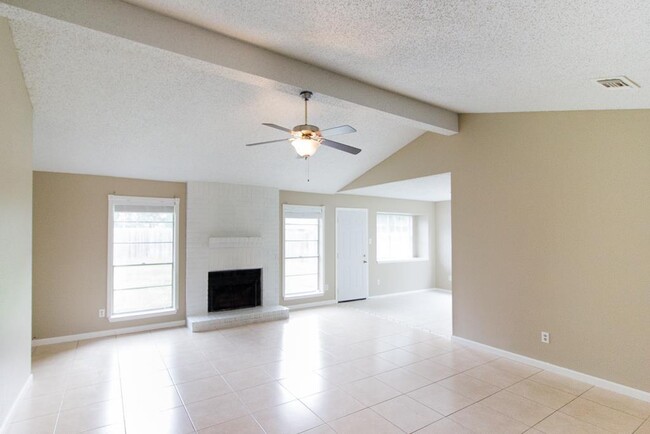 16202 Cutten Rd in Houston, TX - Building Photo - Building Photo