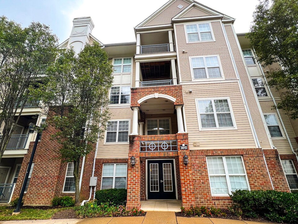 3015 Nicosh Cir in Falls Church, VA - Building Photo