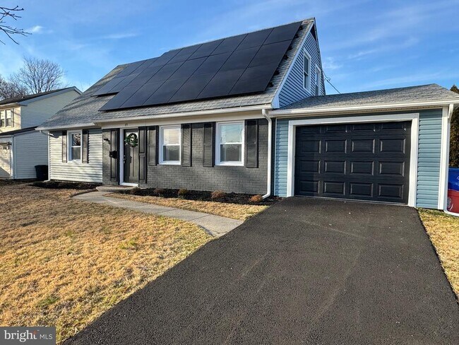 89 Hampshire Ln in Willingboro, NJ - Building Photo - Building Photo