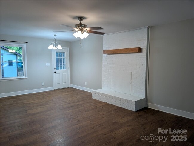 1301 Sharon Dr in Waxhaw, NC - Building Photo - Building Photo