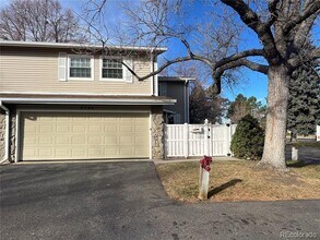 2750 S Heather Gardens Way in Aurora, CO - Building Photo - Building Photo