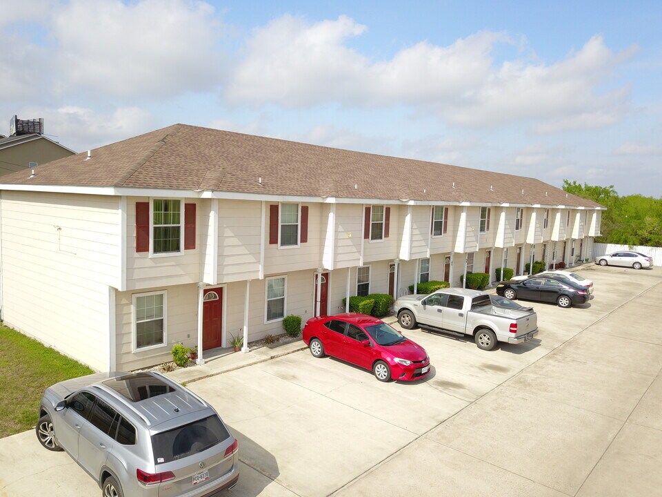 New Hampshire Townhomes in Harlingen, TX - Foto de edificio