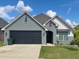 7012 Hillside Ave in Tyler, TX - Building Photo