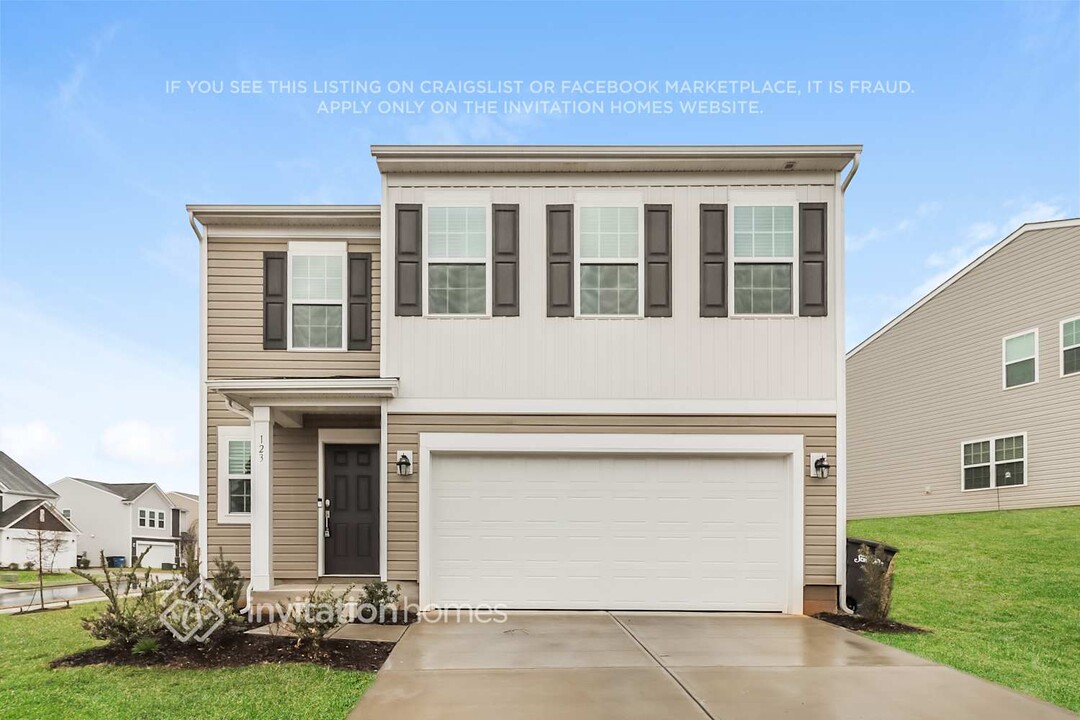 123 Parson Lane in Statesville, NC - Building Photo
