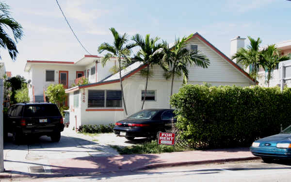 7626 Harding Ave in Miami Beach, FL - Building Photo - Building Photo