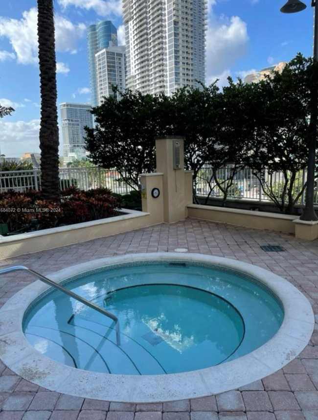 511 SE 5th Ave, Unit 1710 in Fort Lauderdale, FL - Foto de edificio - Building Photo
