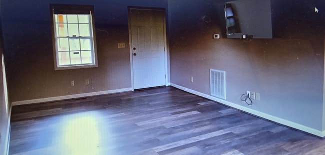 2102 Kingsbury Rd in Hendersonville, NC - Building Photo - Building Photo