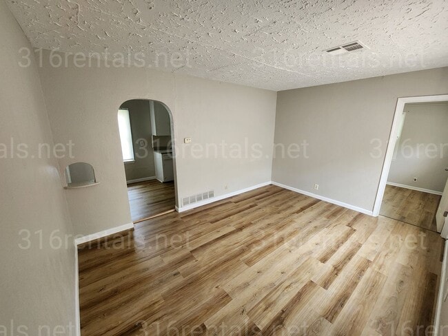property at 1511 N Erie St