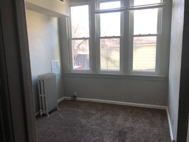 1609 8th Ave N