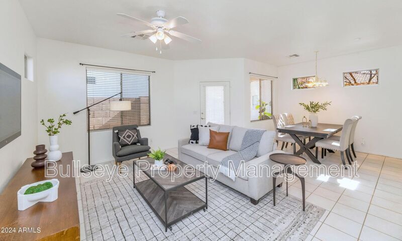 3541 W Marconi Ave in Phoenix, AZ - Building Photo