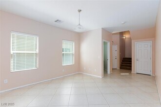 6736 Prairie Dusk Dr in Las Vegas, NV - Building Photo - Building Photo