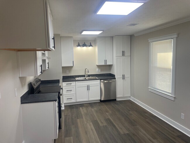 335 Cindy Dr SE in Conyers, GA - Building Photo - Building Photo