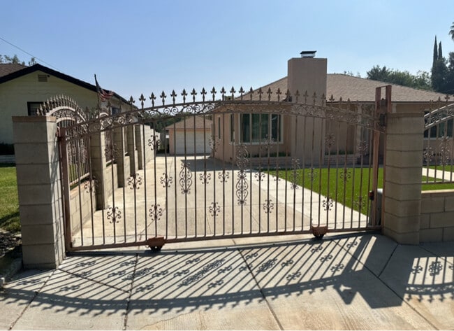3637 N G St in San Bernardino, CA - Building Photo - Building Photo