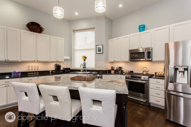 2113 W Washington Blvd in Chicago, IL - Building Photo - Building Photo