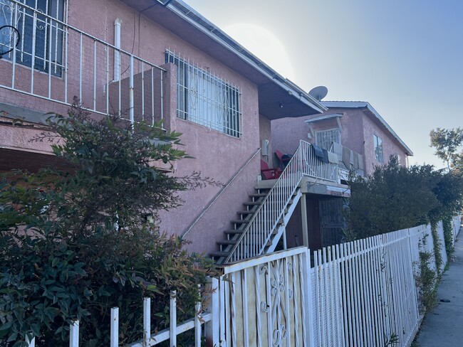 102 E Indigo St in Compton, CA - Building Photo - Building Photo