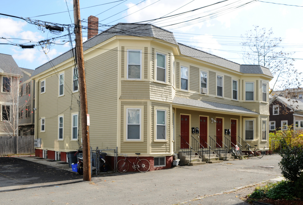 14 Caldwell Ave in Somerville, MA - Foto de edificio