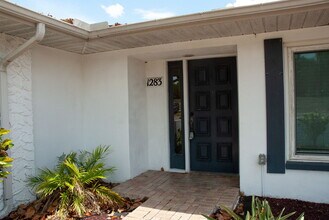 1283 S Disston Ave in Tarpon Springs, FL - Building Photo - Building Photo