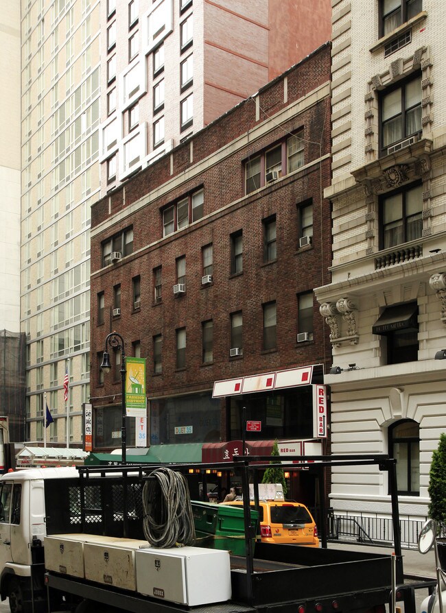 51-55 W 35th St in New York, NY - Building Photo - Building Photo