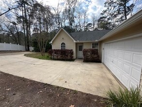 1719 Folkstone Rd in Tallahassee, FL - Building Photo - Building Photo