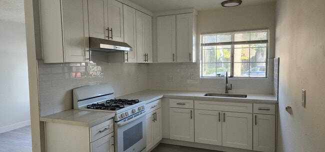 823 Worcester Ave in Pasadena, CA - Building Photo - Building Photo