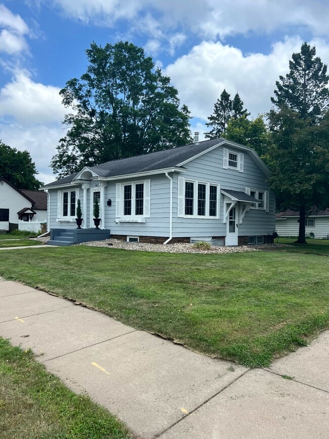 property at 429 W Cedar St