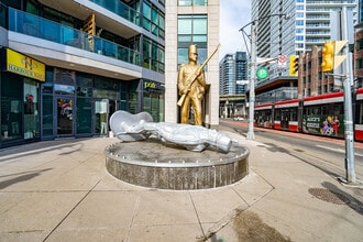 600 Fleet St in Toronto, ON - Building Photo - Building Photo