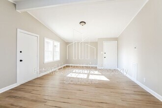 511 Saunders Pl in High Point, NC - Foto de edificio - Building Photo