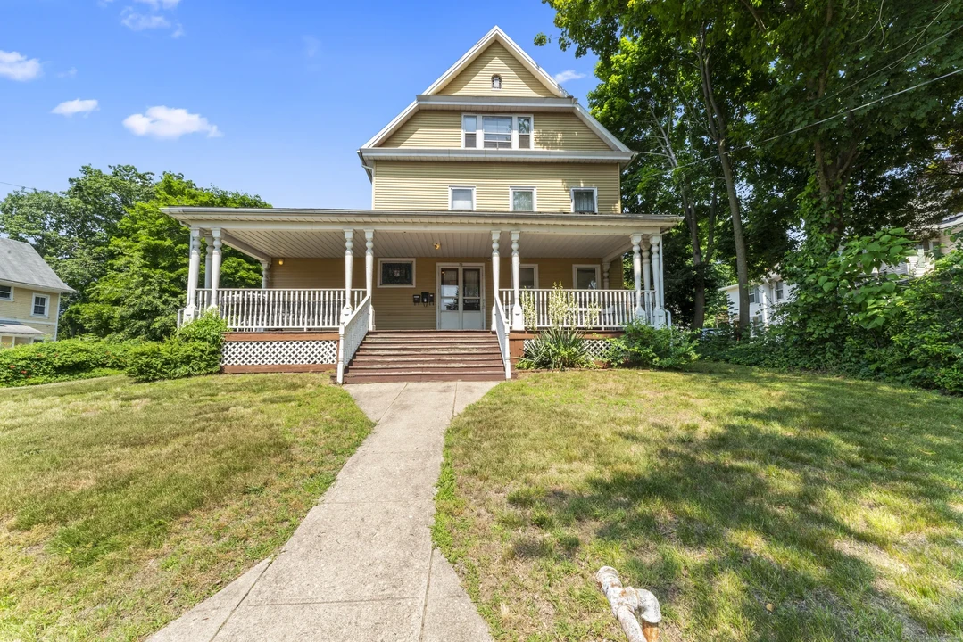 70 Atwater Ave in Derby, CT - Building Photo