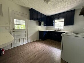 1734 Dixie Dr in Jackson, MS - Building Photo - Building Photo