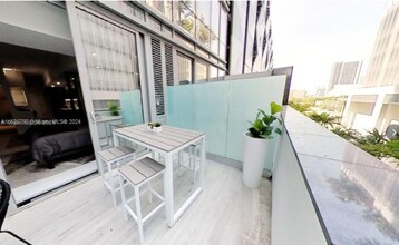 851 NE 1st Ave, Unit 310 in Miami, FL - Building Photo - Building Photo