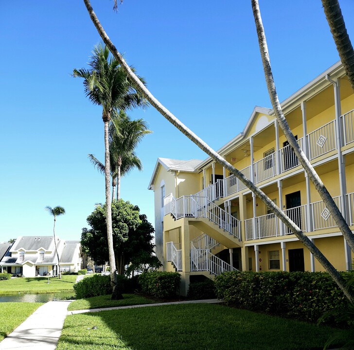 6315 Costa D Dr in Boca Raton, FL - Building Photo