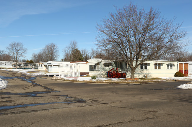 Sherman Oaks in Jackson, MI - Foto de edificio - Building Photo