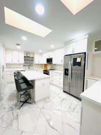 9714 Costa Del Sol Blvd in Doral, FL - Building Photo - Building Photo