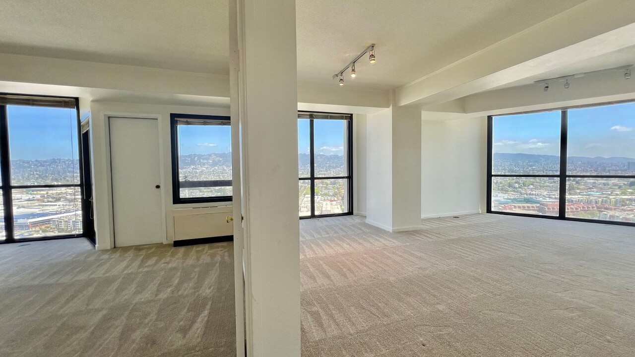 6363 Christie Ave in Emeryville, CA - Building Photo