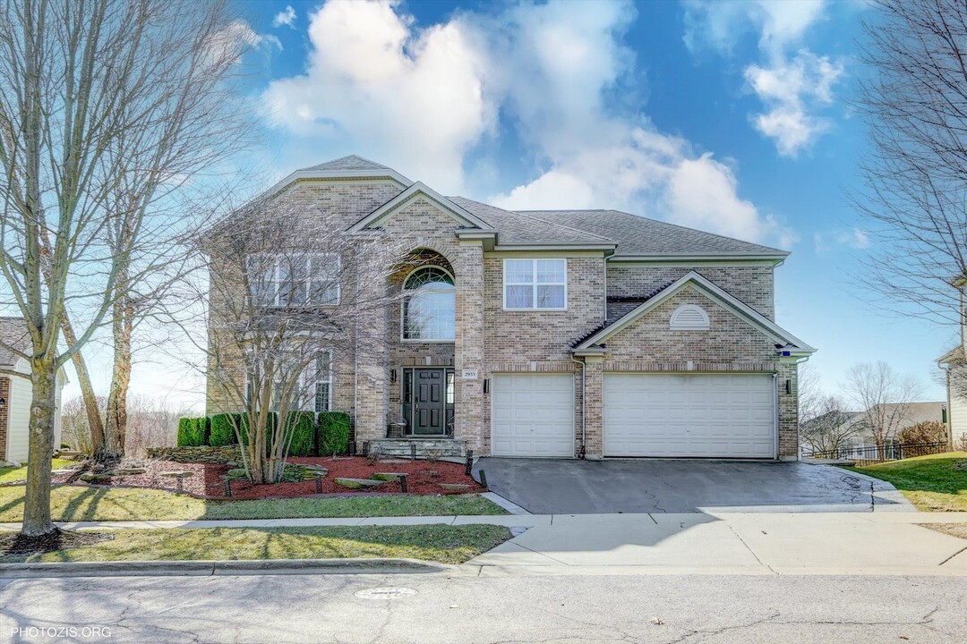 2933 Kelly Dr in Elgin, IL - Building Photo
