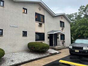 15 Willis Pl, Unit RYMI REAL ESTATE LLC in Keansburg, NJ - Building Photo - Building Photo