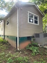 921 E Market St in Anderson, SC - Building Photo - Building Photo