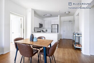 4077 Glencoe Ave-Unit -FL2-ID355 in Marina Del Rey, CA - Building Photo - Building Photo