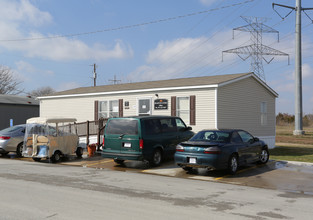 Hampton Acres in Desoto, TX - Building Photo - Building Photo