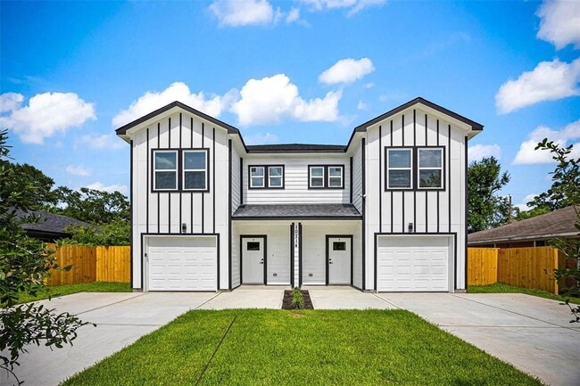 property at 10214 Hollyglen Dr