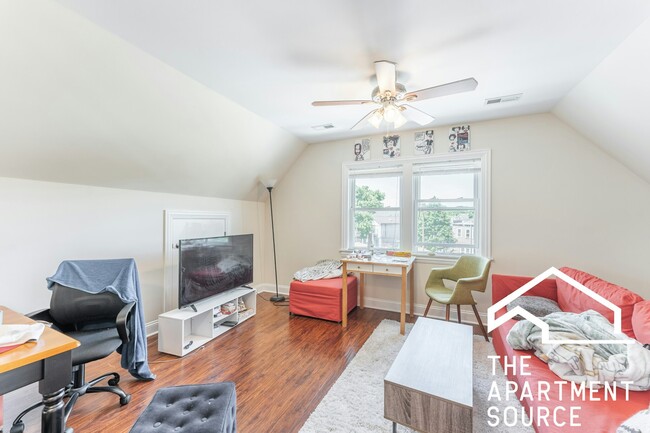 3048 N Kimball Ave