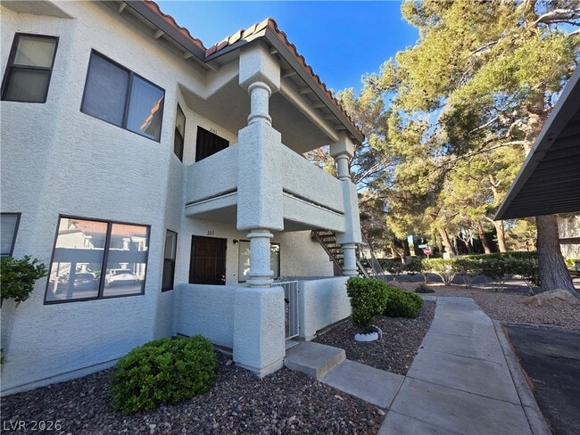 property at 2724 Otter Creek Ct