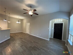 537 Creekside Frst in New Braunfels, TX - Building Photo - Building Photo